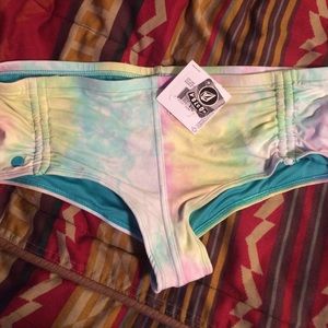 Nwt volcom tie dye swim bottom sz m