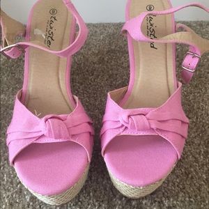 Twisted Pink Wedges