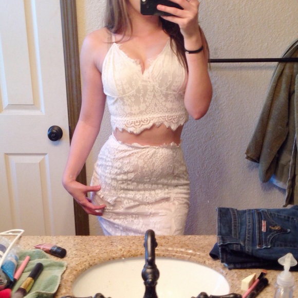 White Lace Two Piece Skirt and Top - Picture 1 of 3