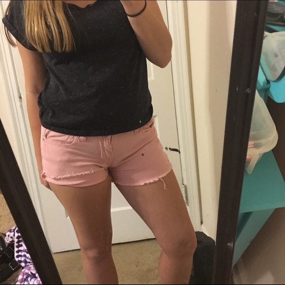 🎉SOLD🎉🔴FREE WITH ANY PURCHASE $8! Pink shorts - Picture 3 of 4