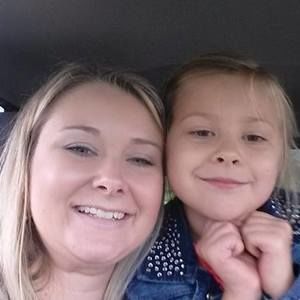 Meet your Posher, Dana