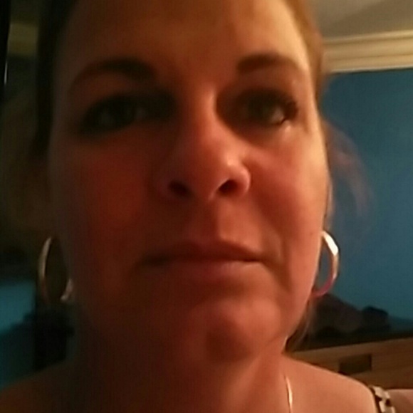 Meet your Posher, Yanet - Picture 1 of 1