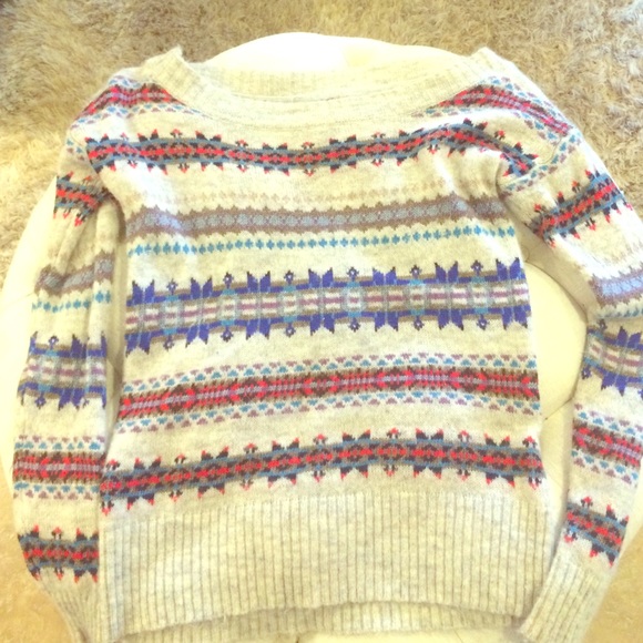 American Eagle scoop neck sweater