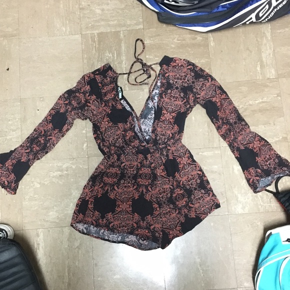 Romper - Picture 2 of 4