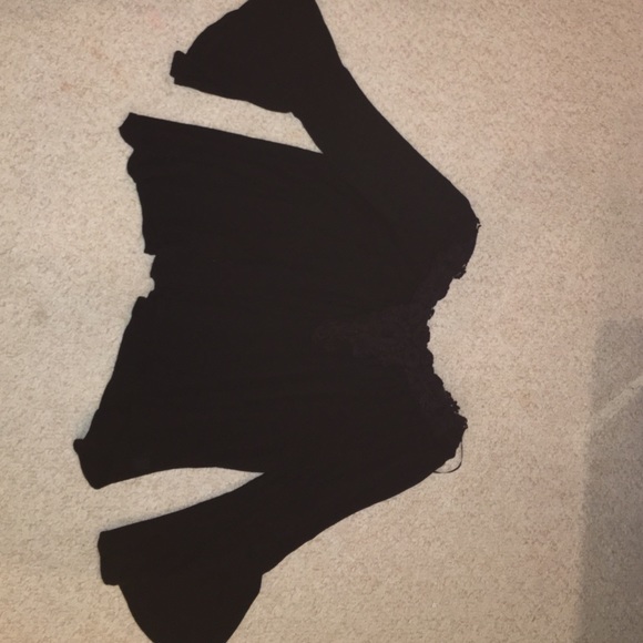 Black flair out arm blouse