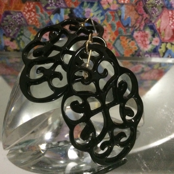 Cutwork Black Earrings 🎈