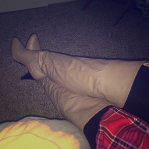 Sexy Grey Thigh High Boots w/ heel 😈