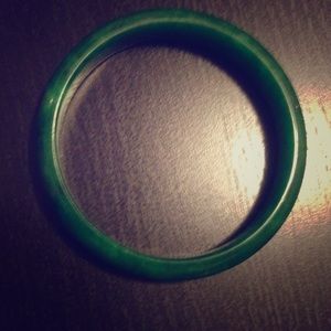 Gorgeous green glass bracelet