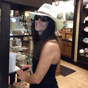 Meet your Posher, Suzanne