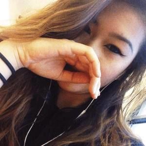 Meet your Posher, Rena