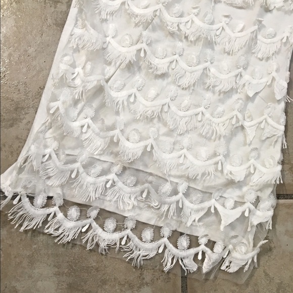 Stunning white lace covered tank! - Picture 4 of 4