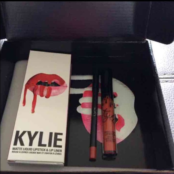 22 Kylie Lip Kit