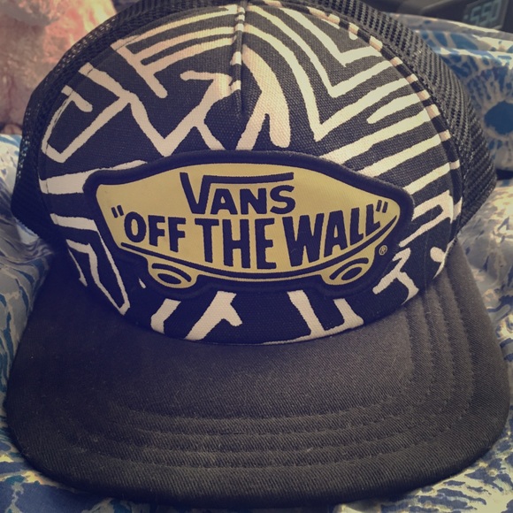 VANS off the wall snapback hat