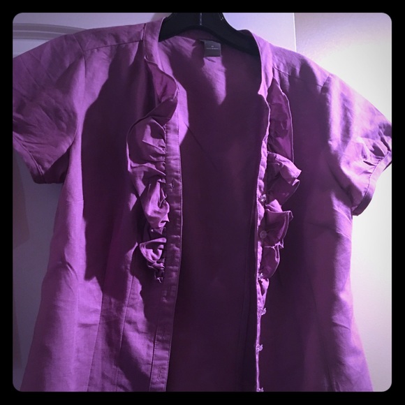 Beautiful shirt. Not faded!