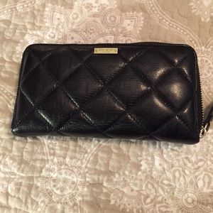 Black Kate Spade Bubble Wallet- Zipped Around
