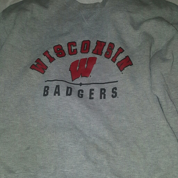 Wisconsin Badgers PullOver sweater