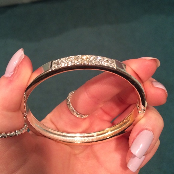 Diamond bangle bracelet