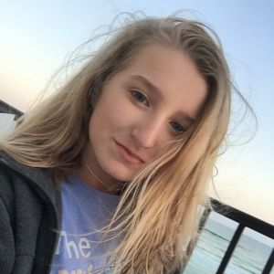 Meet your Posher, Cami