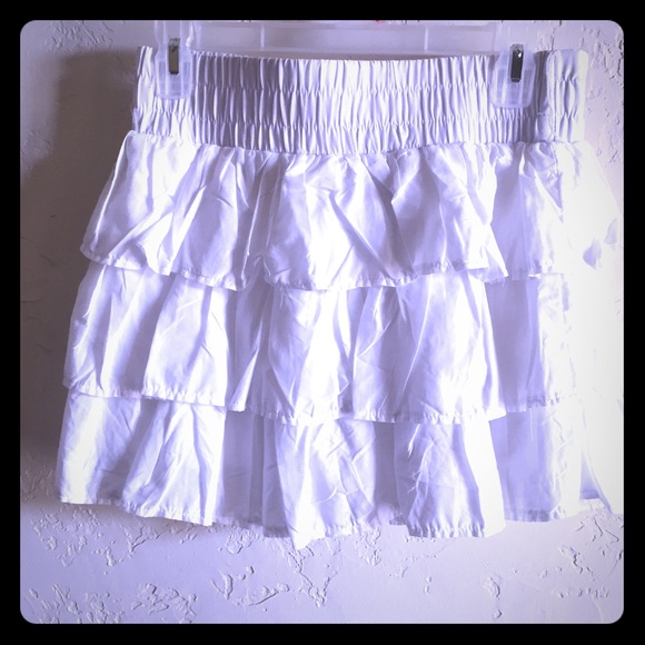 Rue 21 ruffled mini skirt