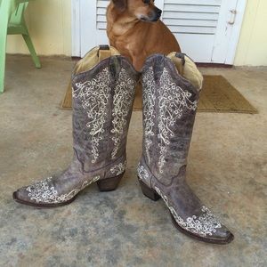Brown crater embroidery corral boots