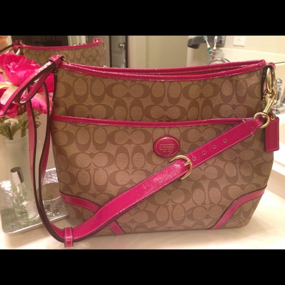 Coach hand bag