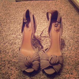 Badgley mischka pumps! Stunning