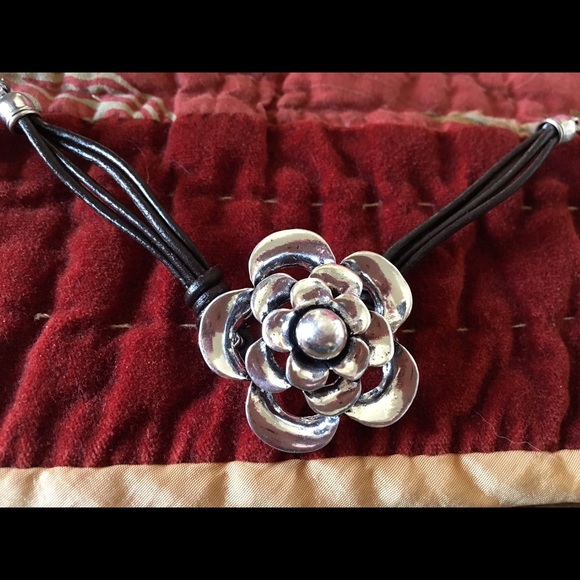 Lauren Michael Metal Flower Bracelet NWT - Picture 2 of 4