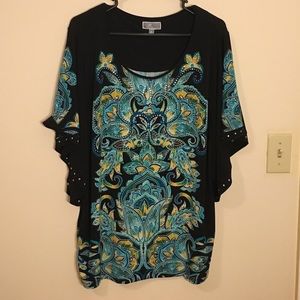 Cute flowy studded top, size XL