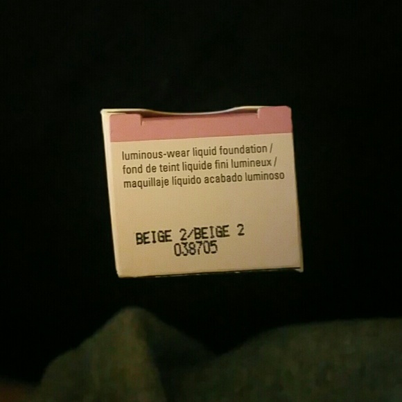 Mary Kay TimeWise luminous wear liquid foundation - Picture 2 of 2