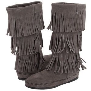 *HOST PICK* Minnetonka moccasin fringe boots NIB