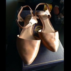 Vince Camuto Signature Resina flats