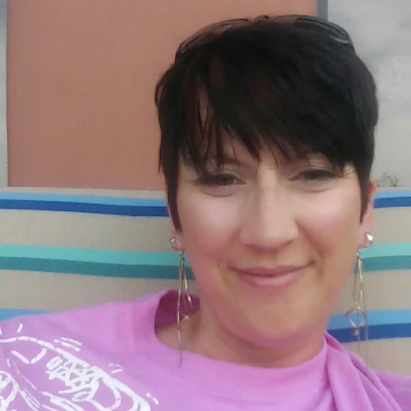 Meet your Posher, Crystal - Picture 2 of 2