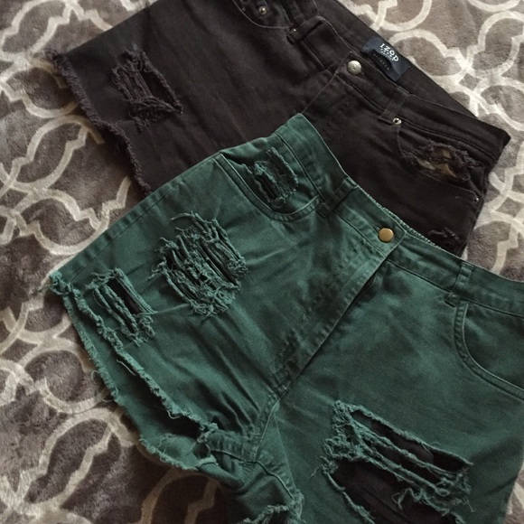 1H sale!! ⭐️⭐️⭐️High waist distressed jeans