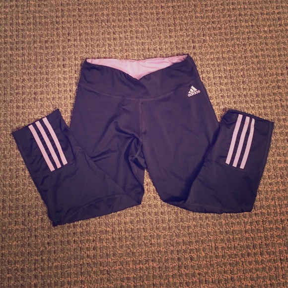 🚨Adidas Capris🚨