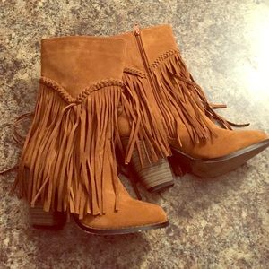 NEW Fringer Tan Cowboy Boots with heel! Size 6.5!