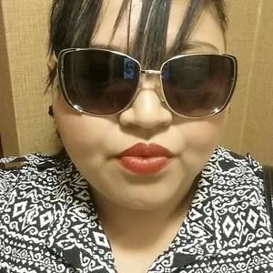 Meet your Posher, Lorie