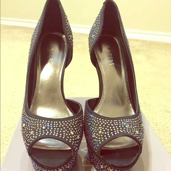Black Showstopper Peep Toe Sz 10