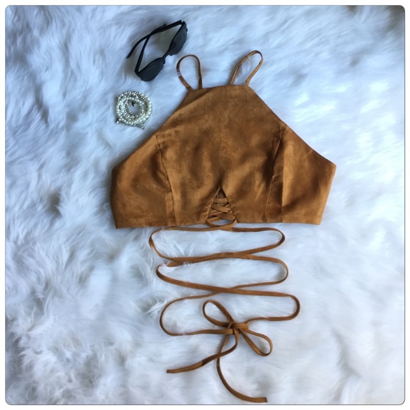 🎉HP🎉 Sexy Spaghetti Strap Crop Top. - Picture 2 of 4