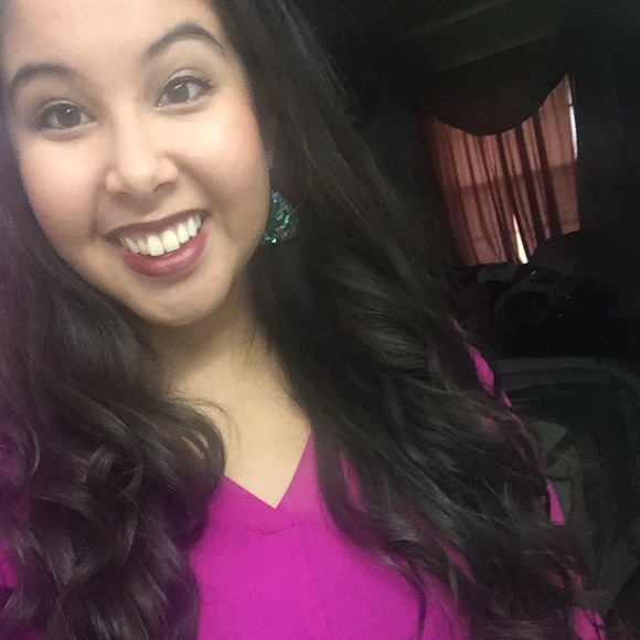 Meet your Posher, Delicia