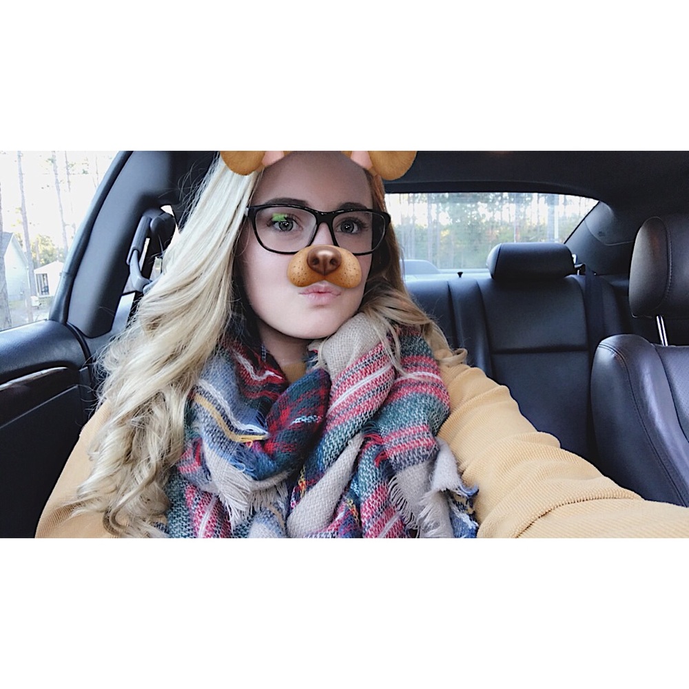 Meet your Posher, Carley