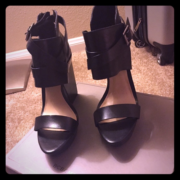 BCBG black platform heel with box