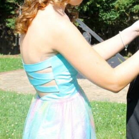 Prom dress size 5/6 - Picture 2 of 4