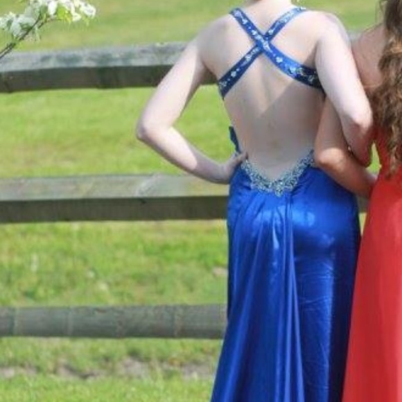 Prom dress - Picture 2 of 4