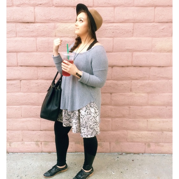 ๐Last One๐ Black Quartz Crystal Wire Metal Cuff - Picture 3 of 4