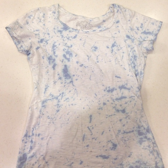 T- shirt