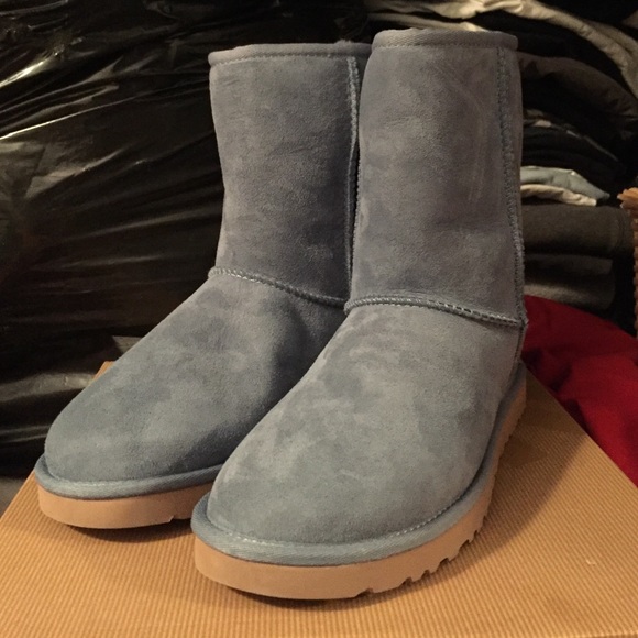 BNIB Classic Short Uggs in baby blue