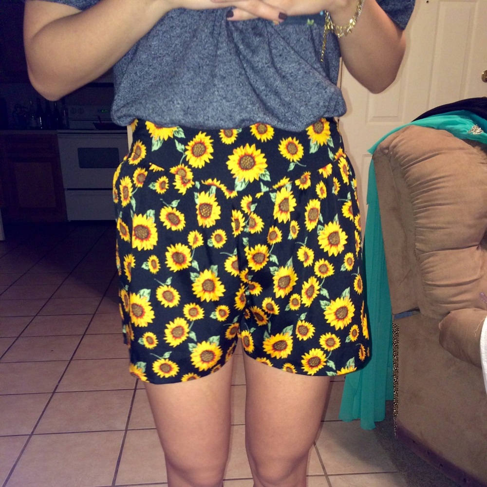 🌻Sunflower Shorts🌻