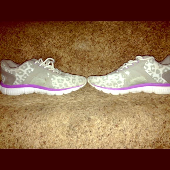 Reebok purple & leopard foam insoled running shoes