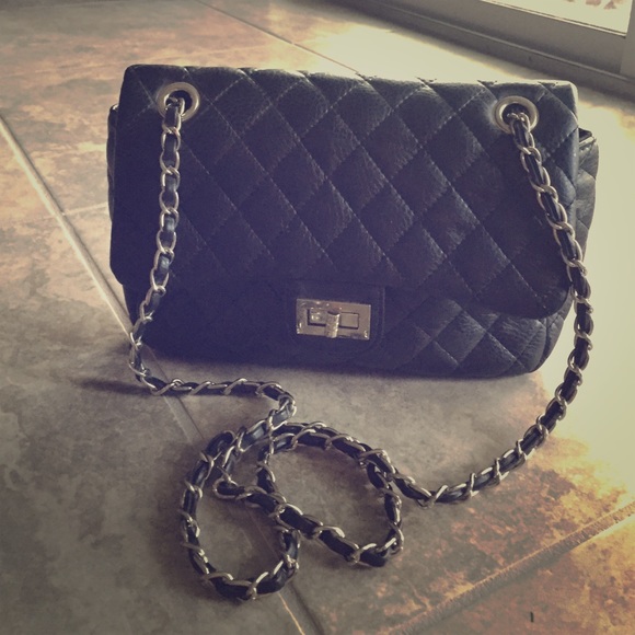 Black Chain Crossbody