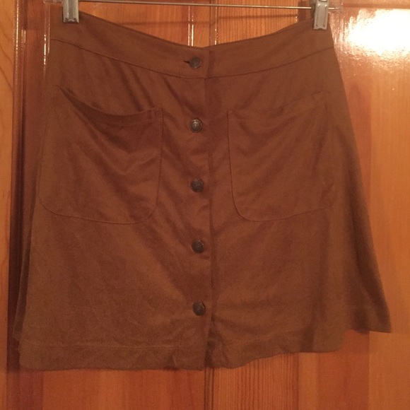 Trendy high waisted skirt
